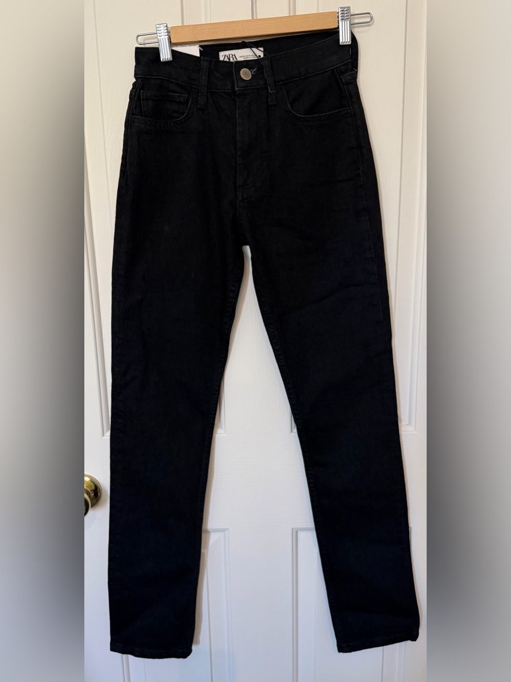 Zara woman’s Black Slim full length in black